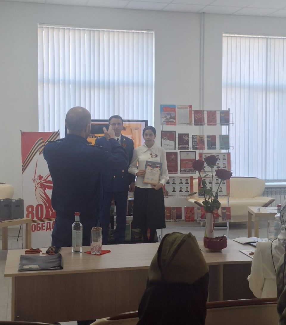 Мы о войне стихами говорим.